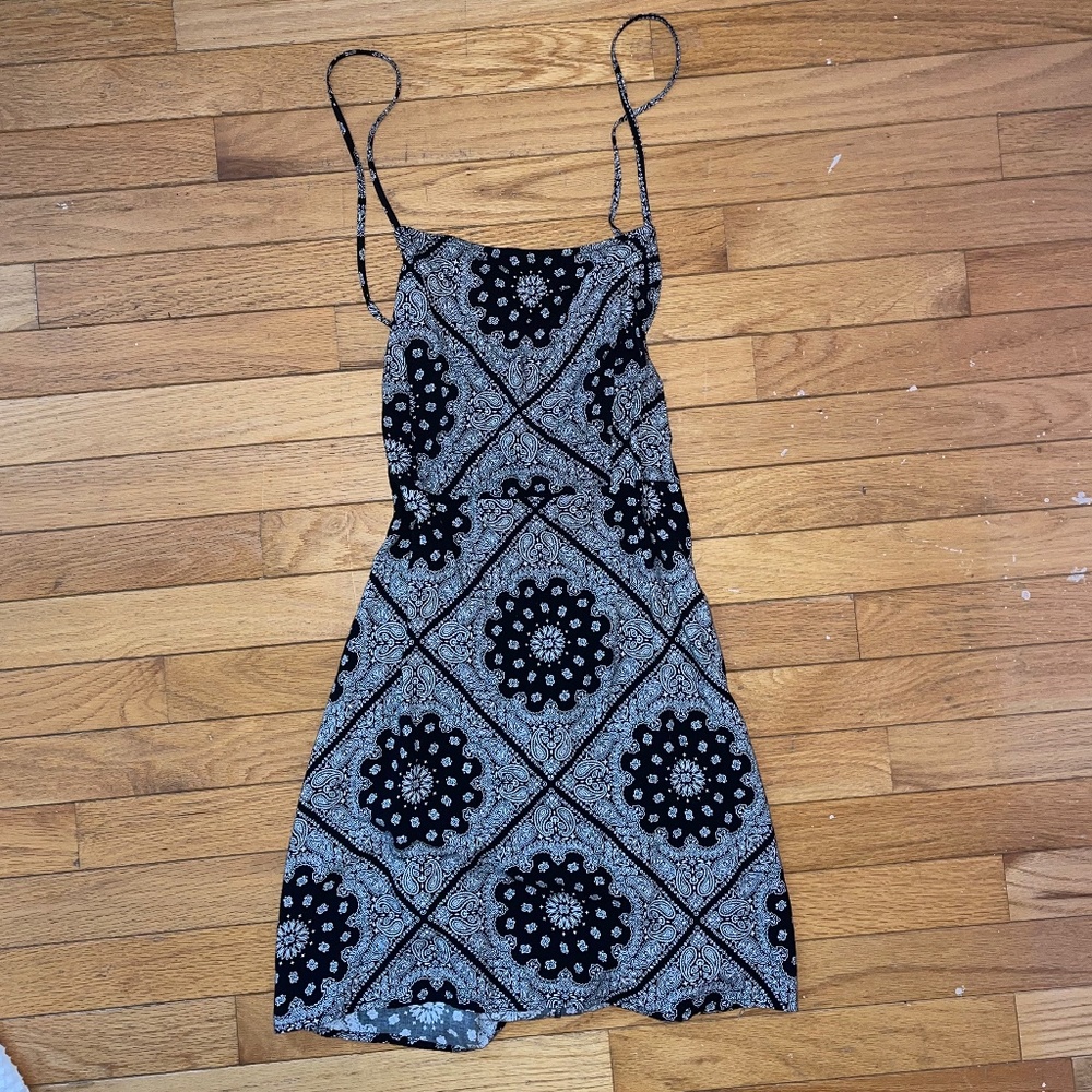 Forever 21 High Neck Lace Up Back Black/White Bandana Pattern Mini Dress